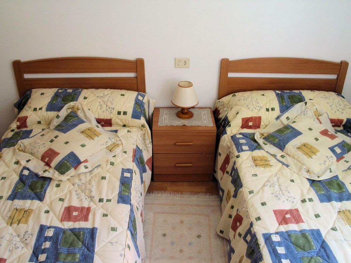 Apartamentos Monica °3 O Pindo Bagian luar foto